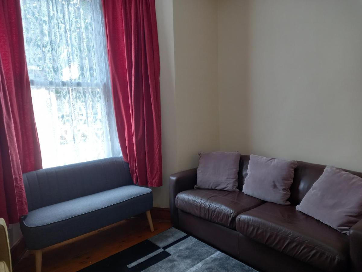 Bubblesbnb- 4 Bedroom House London Luaran gambar