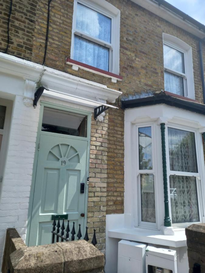 Bubblesbnb- 4 Bedroom House London Luaran gambar