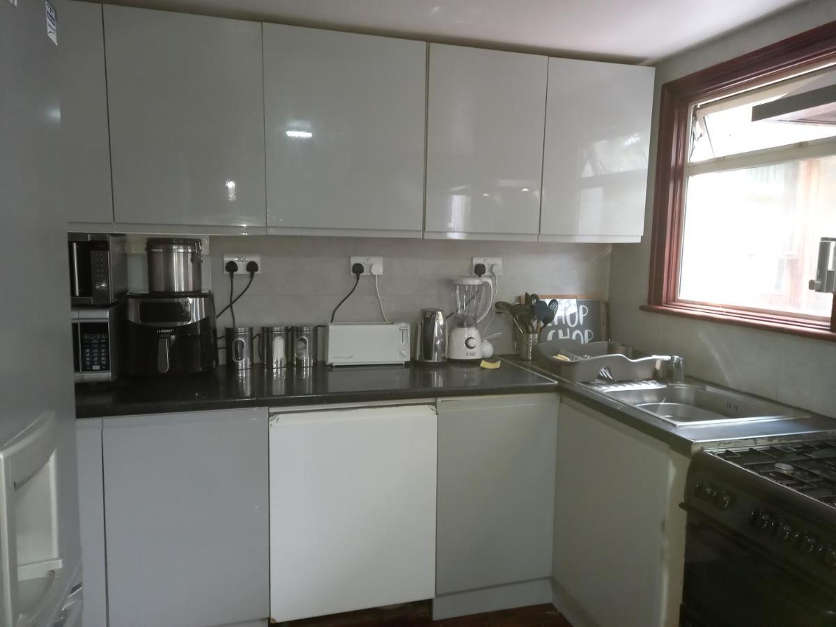 Bubblesbnb- 4 Bedroom House London Luaran gambar