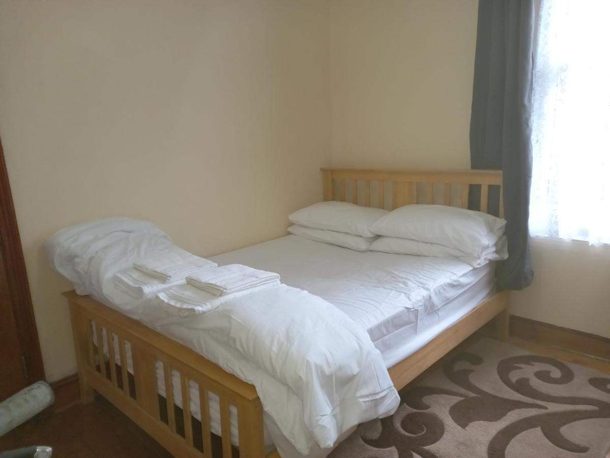 Bubblesbnb- 4 Bedroom House London Luaran gambar