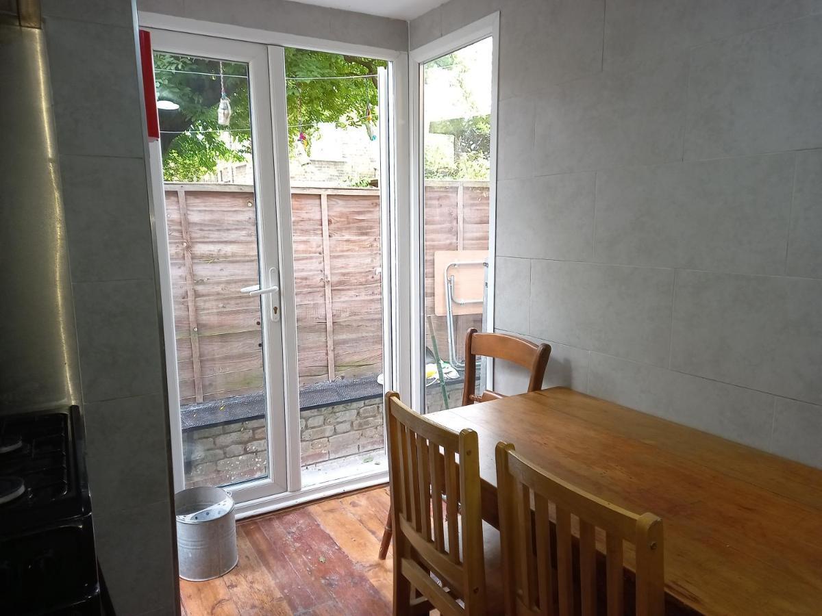 Bubblesbnb- 4 Bedroom House London Luaran gambar